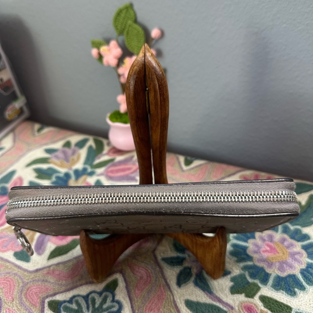 Gucci Gray Monogram Wallet-Authentic - image 5